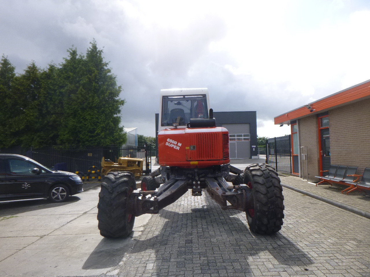 EUROCOMACH 6500M Super - Póklábú kotrógép: 4 kép. EUROCOMACH 6500M Super - Póklábú kotrógép: 4 kép.
