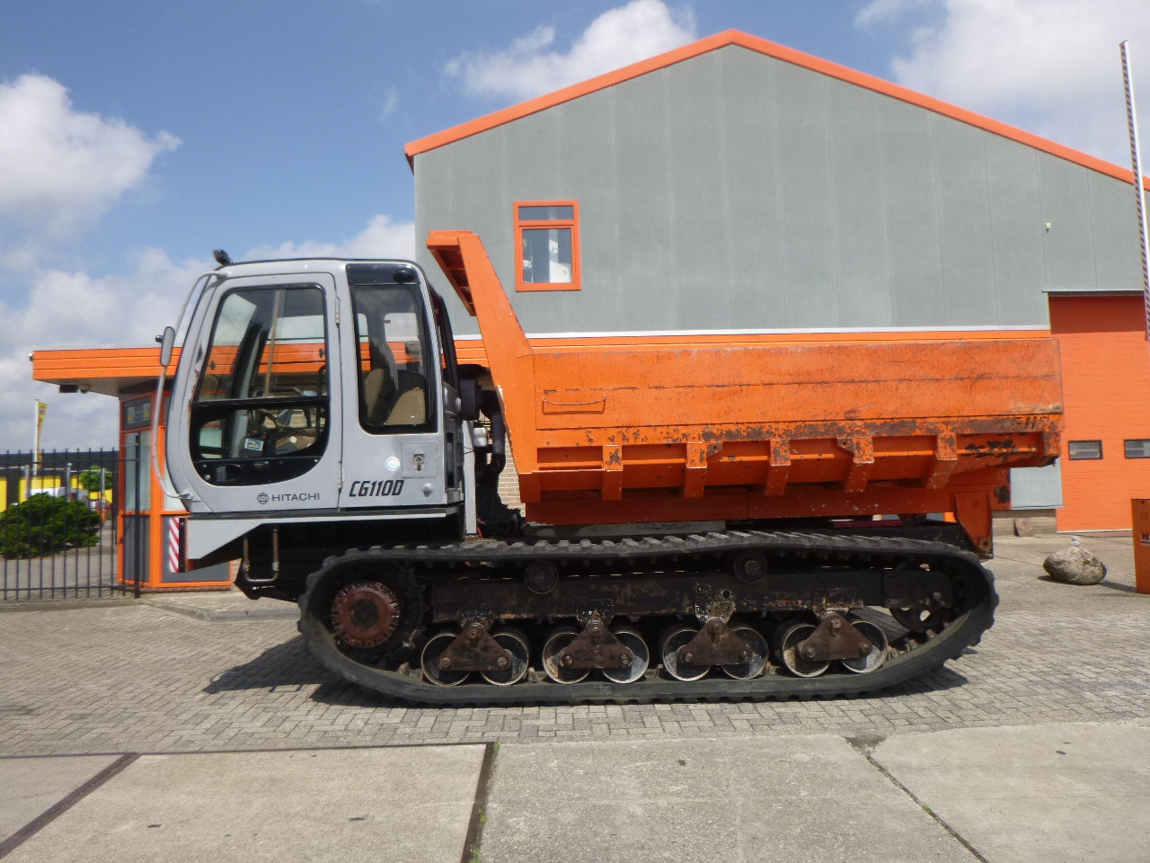 HITACHI CG110D-SC - Lánctalpas dömper: 1 kép. HITACHI CG110D-SC - Lánctalpas dömper: 1 kép.
