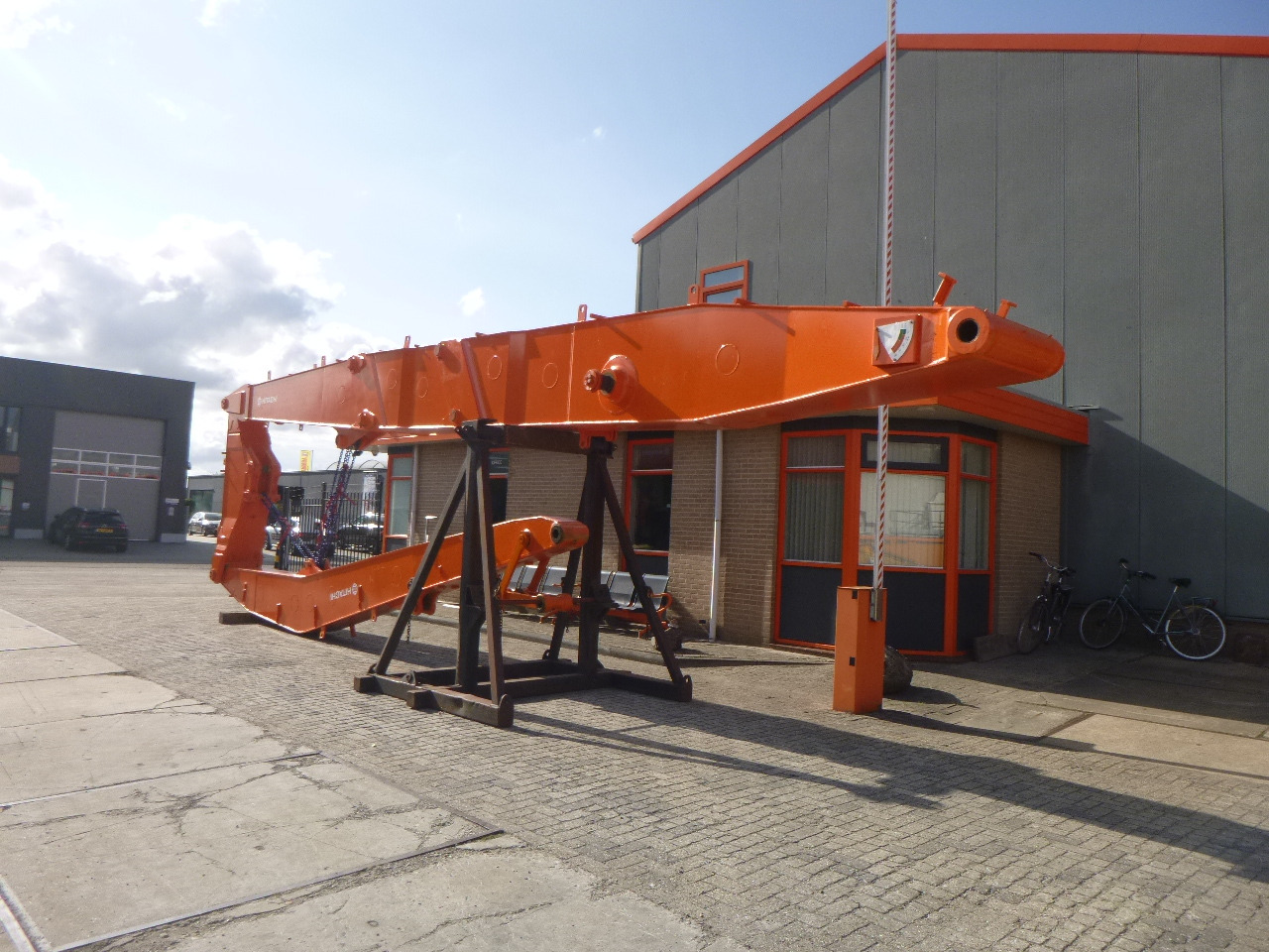 HITACHI HIGH REACH DEMOLITION BOOM - Bontó kotrógép: 3 kép. HITACHI HIGH REACH DEMOLITION BOOM - Bontó kotrógép: 3 kép.
