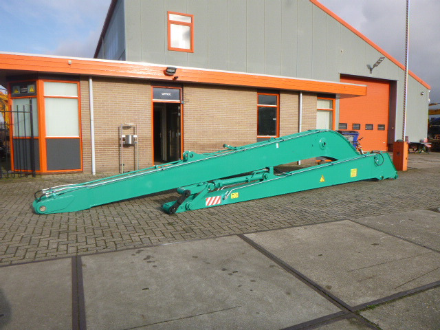 KOBELCO Long reach SK200-8 / SK200-10 / SK210LC-8 / SK210LC-10 - Darugém - Kotrógép: 1 kép. KOBELCO Long reach SK200-8 / SK200-10 / SK210LC-8 / SK210LC-10 - Darugém - Kotrógép: 1 kép.