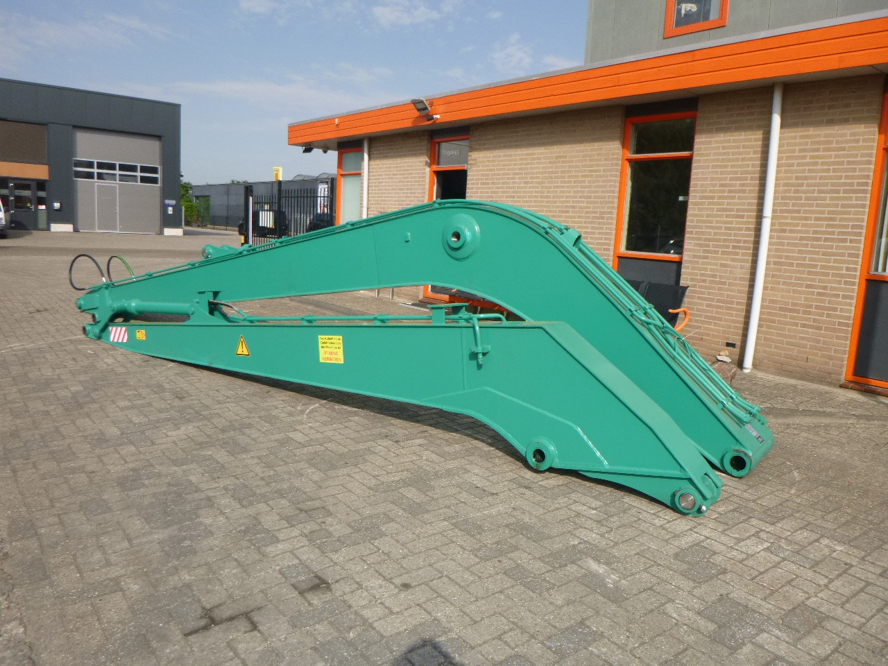 KOBELCO SK200 / SK210 - Darugém - Lánctalpas kotró: 3 kép. KOBELCO SK200 / SK210 - Darugém - Lánctalpas kotró: 3 kép.