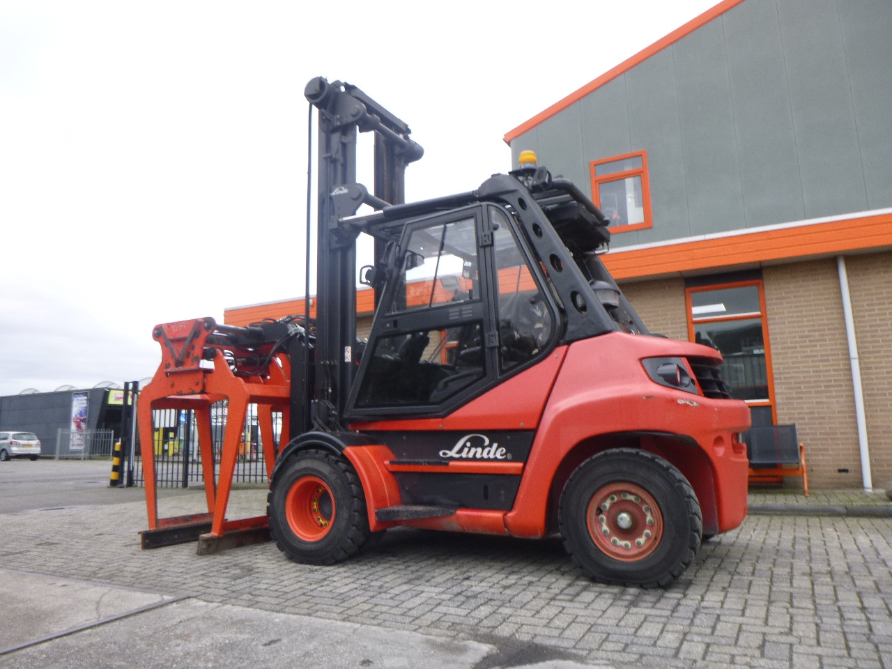 LINDE H70D-02 - Dízel targonca: 1 kép. LINDE H70D-02 - Dízel targonca: 1 kép.