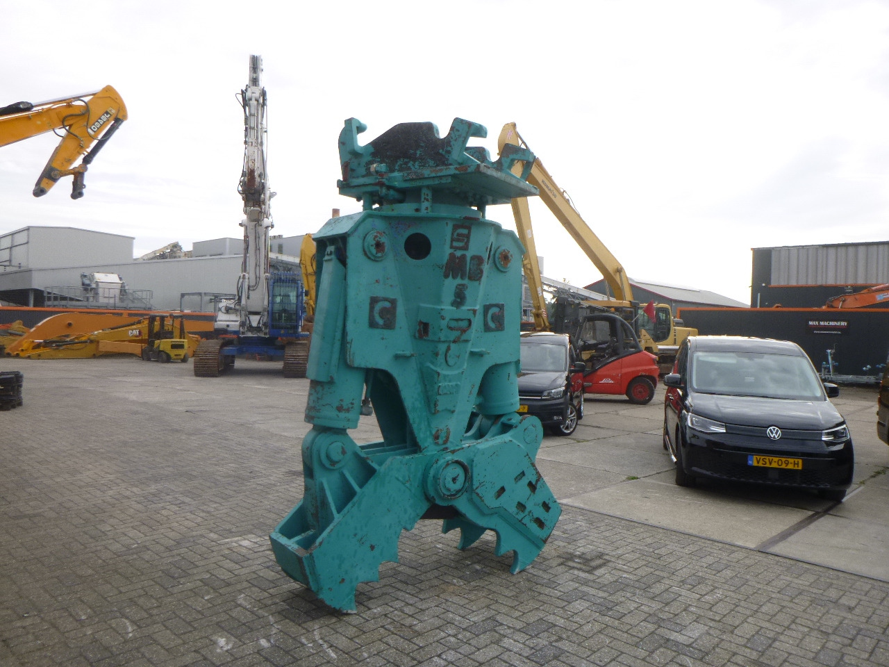 MONTABERT MB500 - Roppantó olló - Lánctalpas kotró: 5 kép. MONTABERT MB500 - Roppantó olló - Lánctalpas kotró: 5 kép.