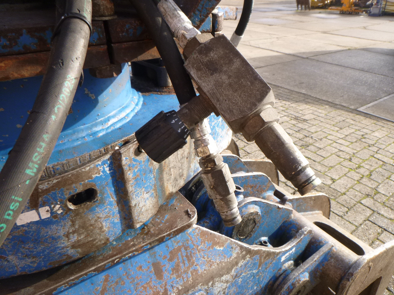 McQuaid Engineering 800 kg - Polip kanál - Kotrógép: 5 kép. McQuaid Engineering 800 kg - Polip kanál - Kotrógép: 5 kép.