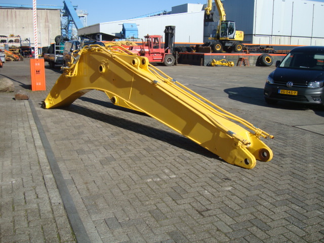 NEW HOLLAND E225BSR - Darugém - Lánctalpas kotró: 4 kép. NEW HOLLAND E225BSR - Darugém - Lánctalpas kotró: 4 kép.