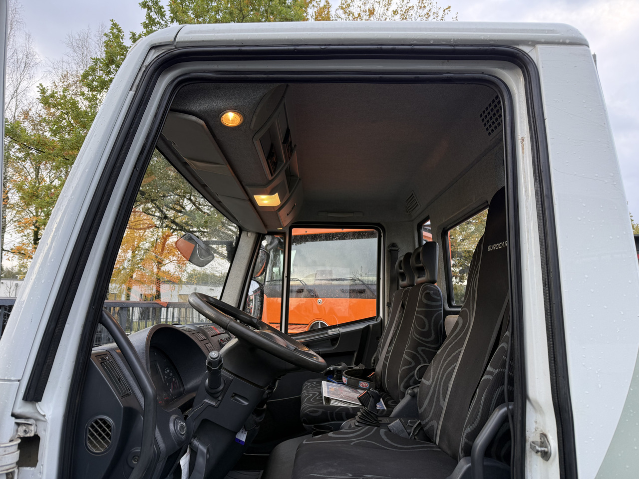 Iveco EuroCargo 80E22 Kran HMF 735 bis 15 Meter - Darus autó, Platós teherautó: 5 kép. Iveco EuroCargo 80E22 Kran HMF 735 bis 15 Meter - Darus autó, Platós teherautó: 5 kép.