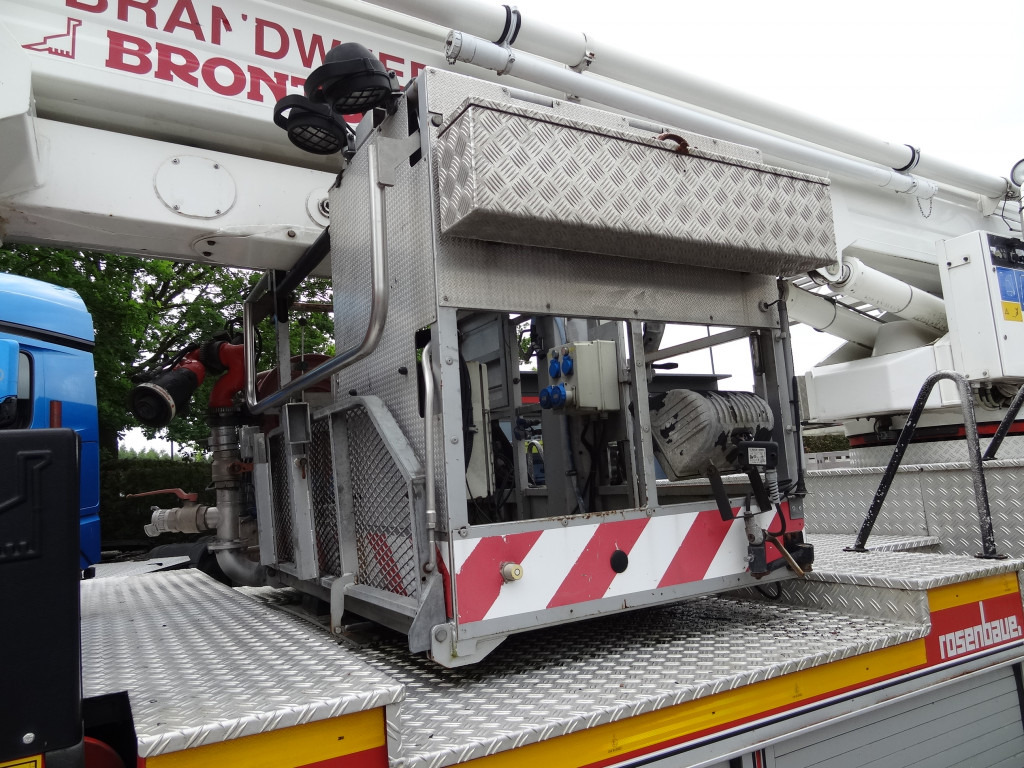 MAN L2000 18.284 Feuerwehr Bronto Skylift 27 Meter - Emelőkosaras teherautó: 3 kép. MAN L2000 18.284 Feuerwehr Bronto Skylift 27 Meter - Emelőkosaras teherautó: 3 kép.