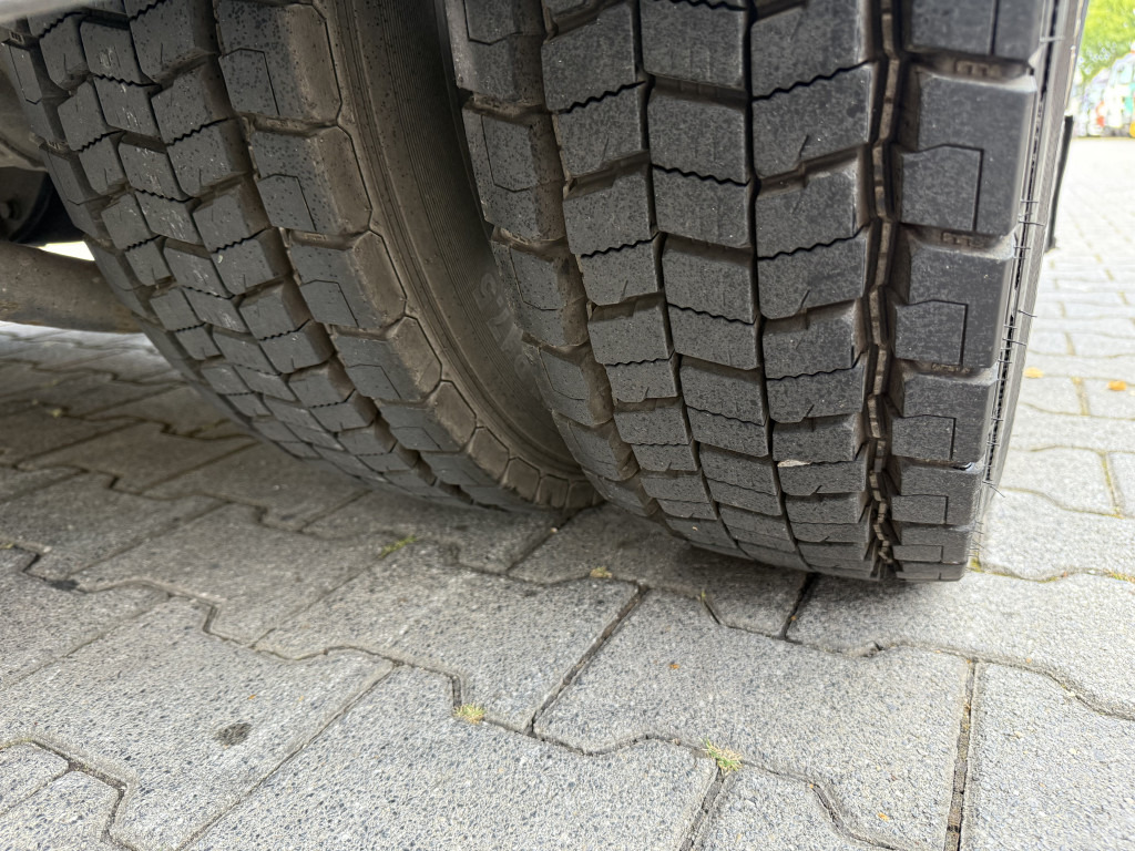 MAN TGL 7.180 4X2 BL 1500Kg Ladebordwand - Ponyvás teherautó: 2 kép. MAN TGL 7.180 4X2 BL 1500Kg Ladebordwand - Ponyvás teherautó: 2 kép.