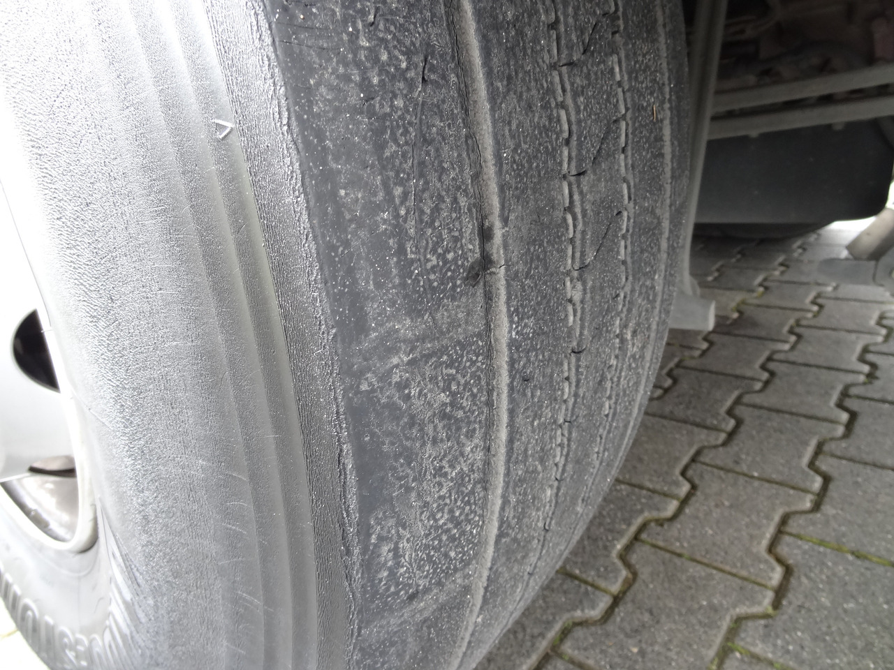 MAN TGS 26.320 6X4 BB mit Kran Fassi F175 - Platós teherautó, Darus autó: 4 kép. MAN TGS 26.320 6X4 BB mit Kran Fassi F175 - Platós teherautó, Darus autó: 4 kép.