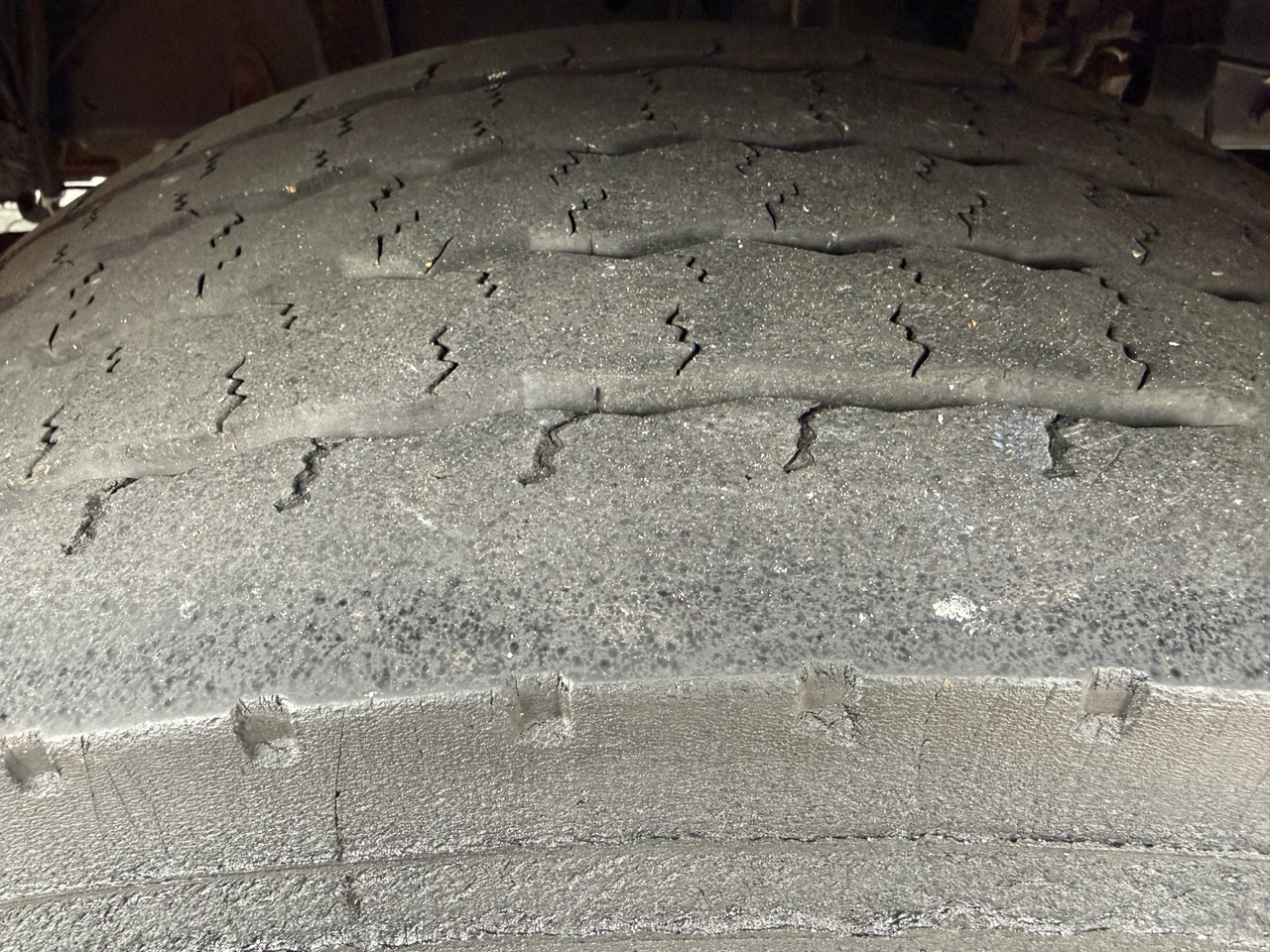 MAN TGS 26.360 6X2 Palfinger 27002 bis 26.5 Meter - Platós teherautó, Darus autó: 4 kép. MAN TGS 26.360 6X2 Palfinger 27002 bis 26.5 Meter - Platós teherautó, Darus autó: 4 kép.