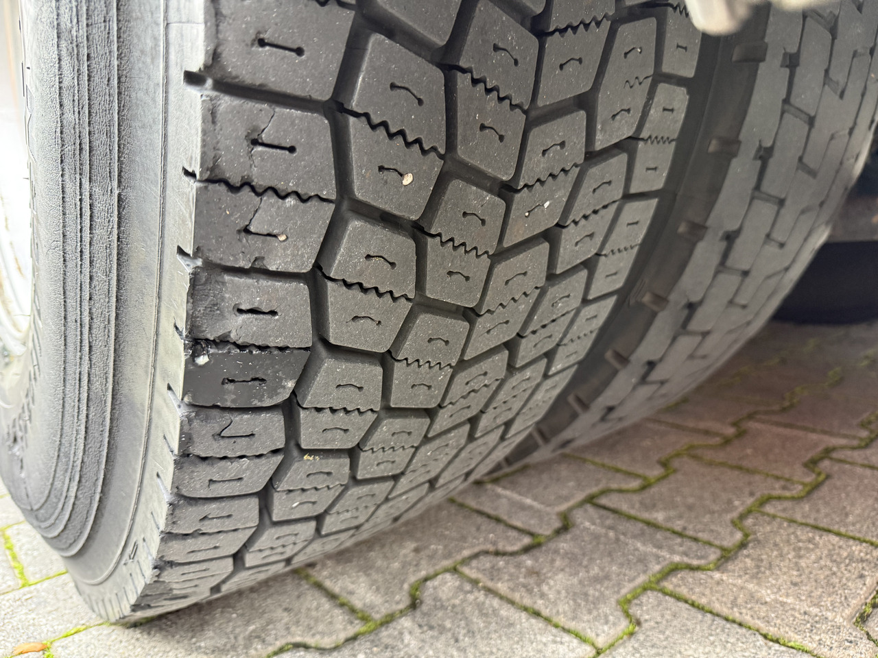 MAN TGS 26.360 6X2 Palfinger 27002 bis 26.5 Meter - Platós teherautó, Darus autó: 3 kép. MAN TGS 26.360 6X2 Palfinger 27002 bis 26.5 Meter - Platós teherautó, Darus autó: 3 kép.