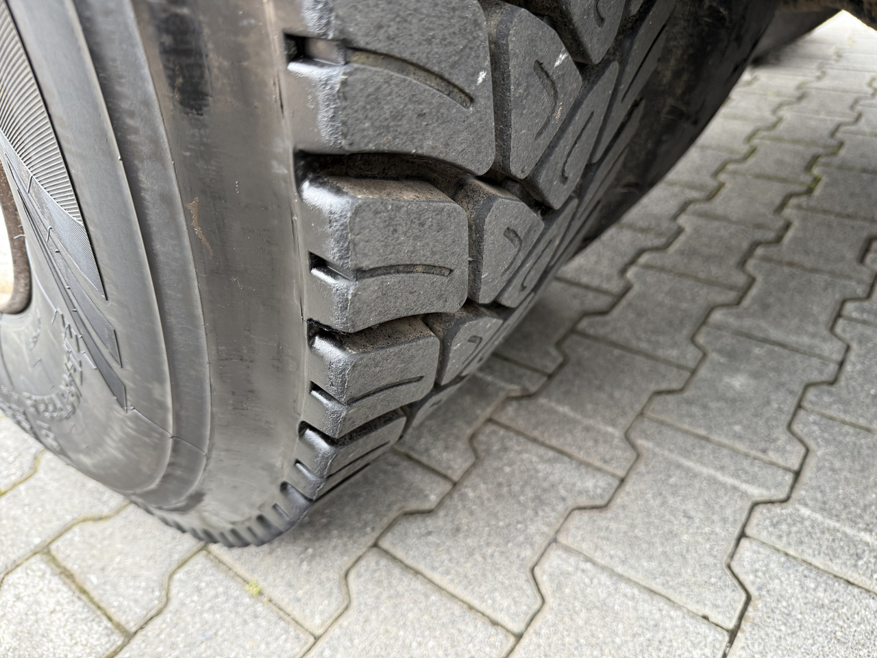 MAN TGS 26.400 6X6 BB Meiller - Billenőplatós teherautó: 2 kép. MAN TGS 26.400 6X6 BB Meiller - Billenőplatós teherautó: 2 kép.