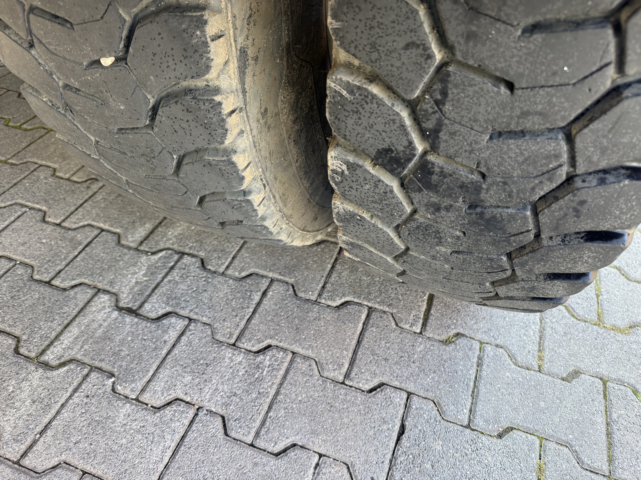 MAN TGS 41.500 8X6 BB Meiller - Billenőplatós teherautó: 5 kép. MAN TGS 41.500 8X6 BB Meiller - Billenőplatós teherautó: 5 kép.