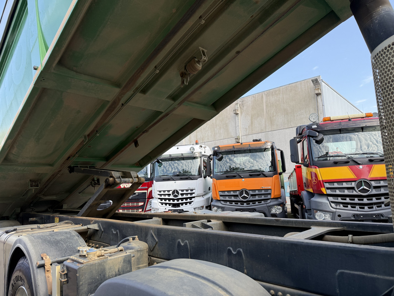 MAN TGS 50.460 10X8 - Billenőplatós teherautó: 2 kép. MAN TGS 50.460 10X8 - Billenőplatós teherautó: 2 kép.