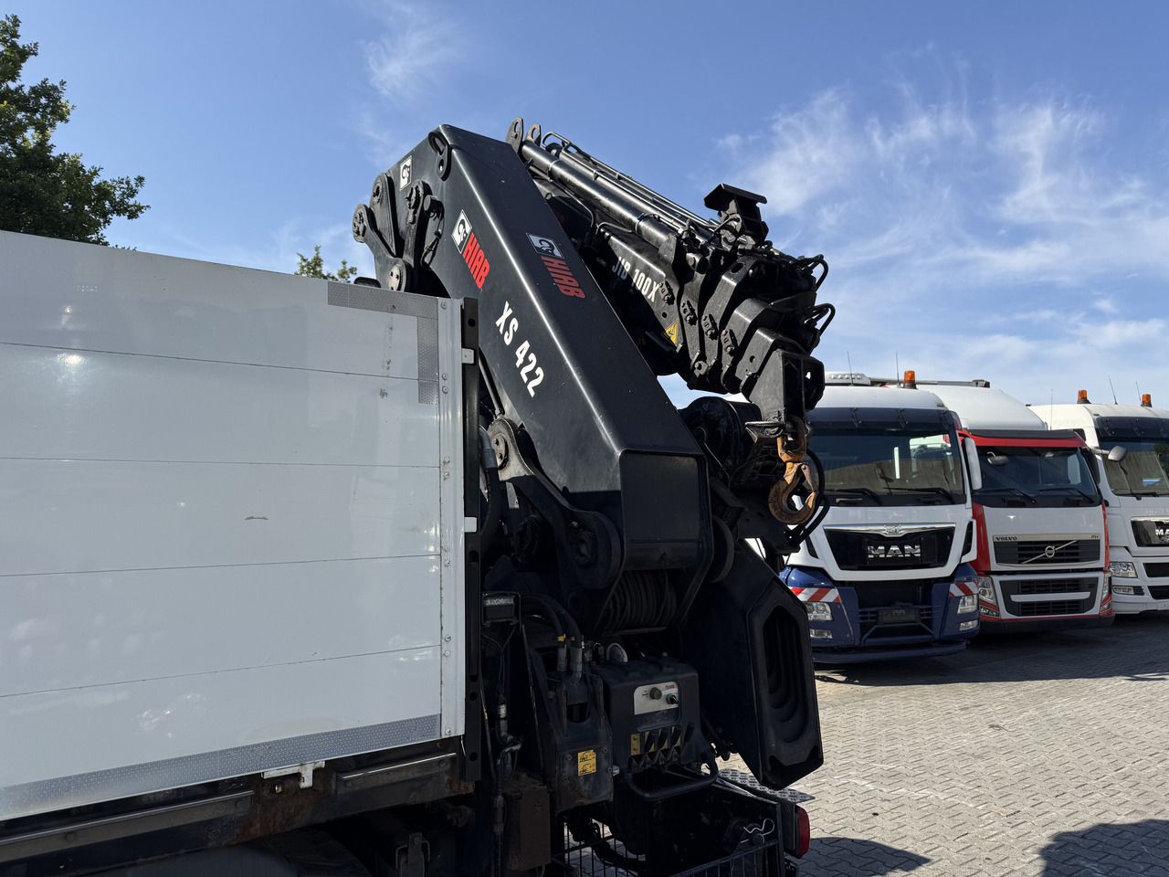 MAN TGX 26.480 6X2 Hiab 422 Bj 2017 bis 30 Meter - Darus autó, Platós teherautó: 3 kép. MAN TGX 26.480 6X2 Hiab 422 Bj 2017 bis 30 Meter - Darus autó, Platós teherautó: 3 kép.