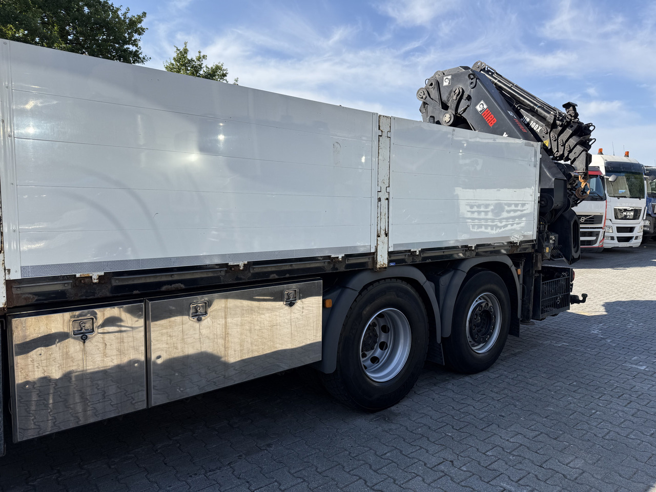 MAN TGX 26.480 6X2 Hiab 422 + Jib + Winde - Platós teherautó, Darus autó: 4 kép. MAN TGX 26.480 6X2 Hiab 422 + Jib + Winde - Platós teherautó, Darus autó: 4 kép.