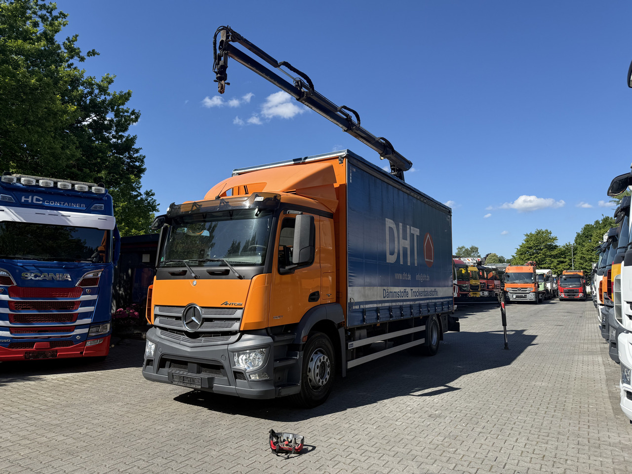 Mercedes-Benz Actros 1827 Kran Palfinger PK 9002 - Darus autó, Ponyvás teherautó: 1 kép. Mercedes-Benz Actros 1827 Kran Palfinger PK 9002 - Darus autó, Ponyvás teherautó: 1 kép.