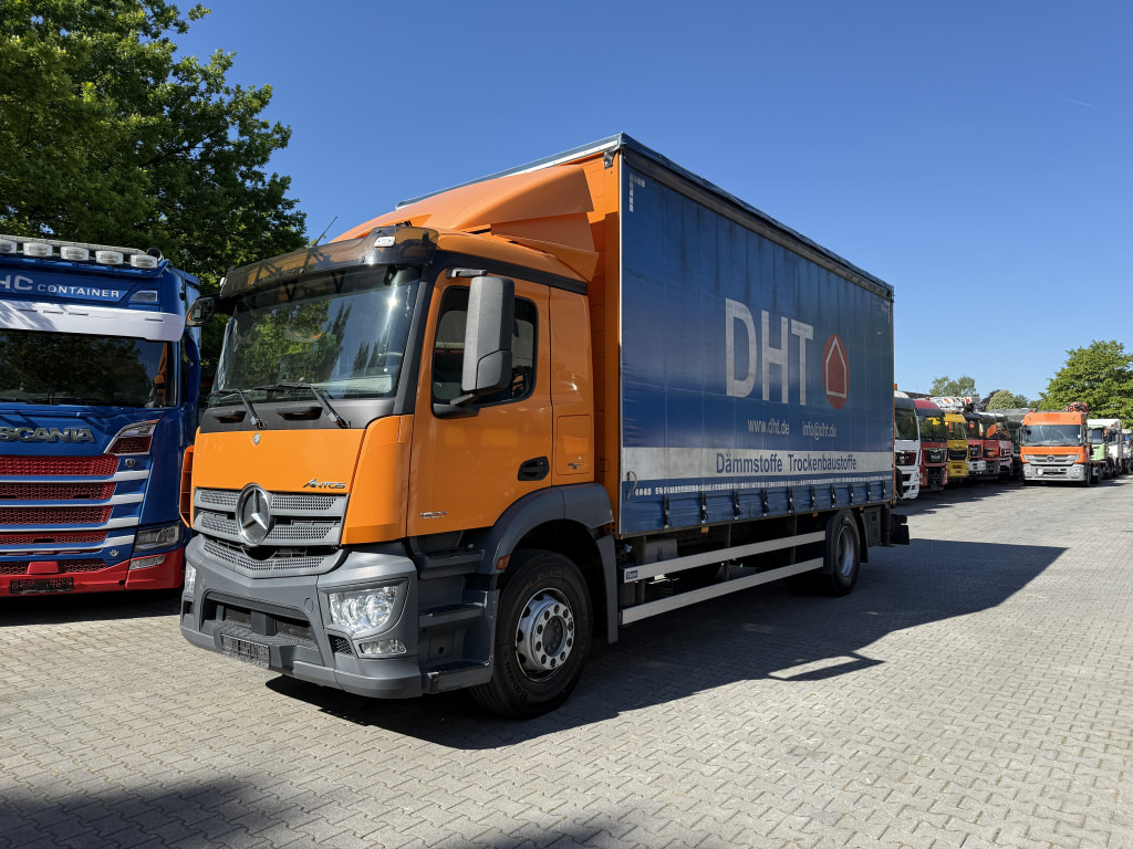 Mercedes-Benz Actros 1827 Kran Palfinger PK 9002 - Platós teherautó, Darus autó: 1 kép. Mercedes-Benz Actros 1827 Kran Palfinger PK 9002 - Platós teherautó, Darus autó: 1 kép.