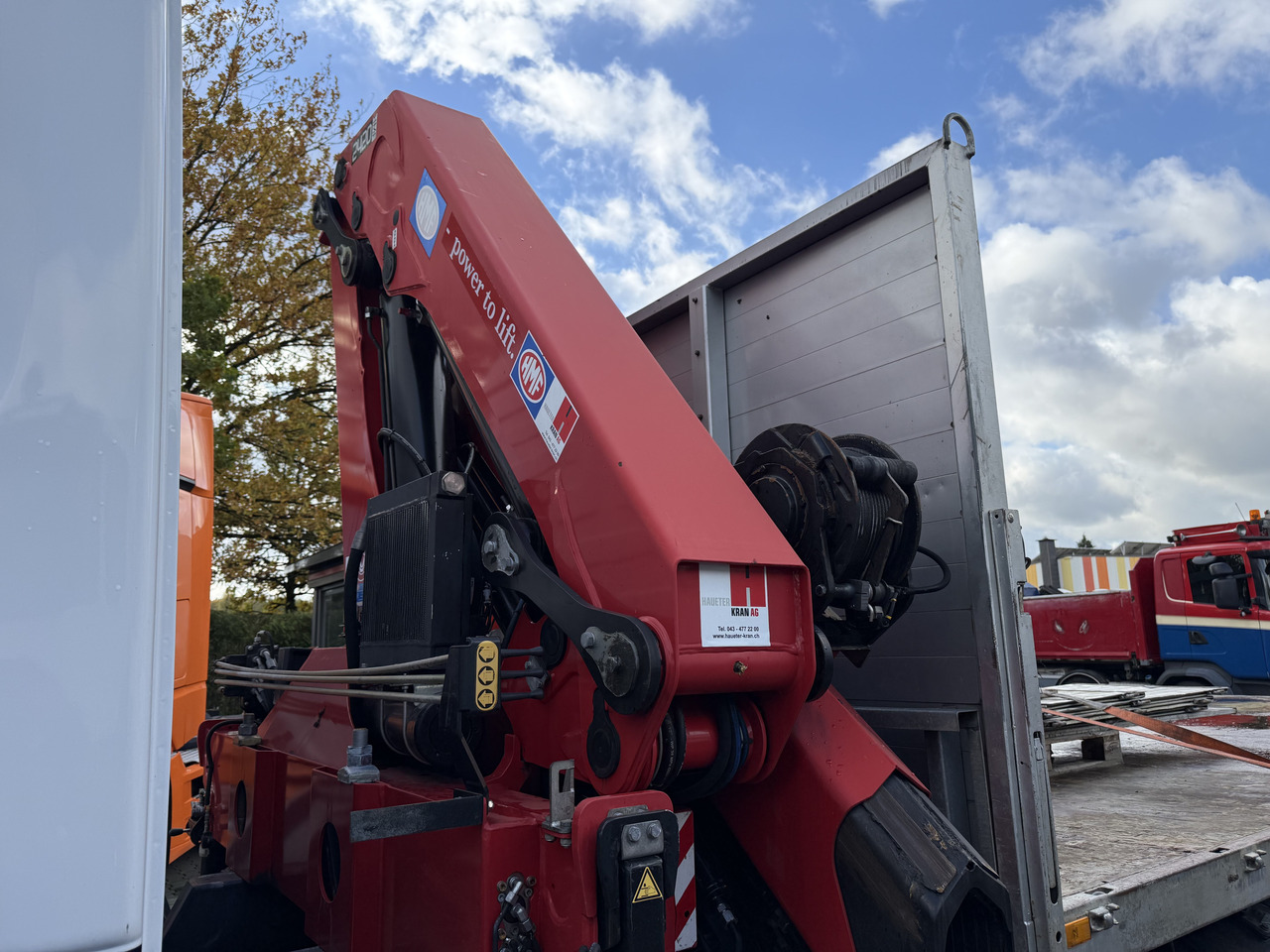 Mercedes-Benz Actros 2535 6X2 HMF 2420 bis 25 Meter - Platós teherautó, Darus autó: 5 kép. Mercedes-Benz Actros 2535 6X2 HMF 2420 bis 25 Meter - Platós teherautó, Darus autó: 5 kép.