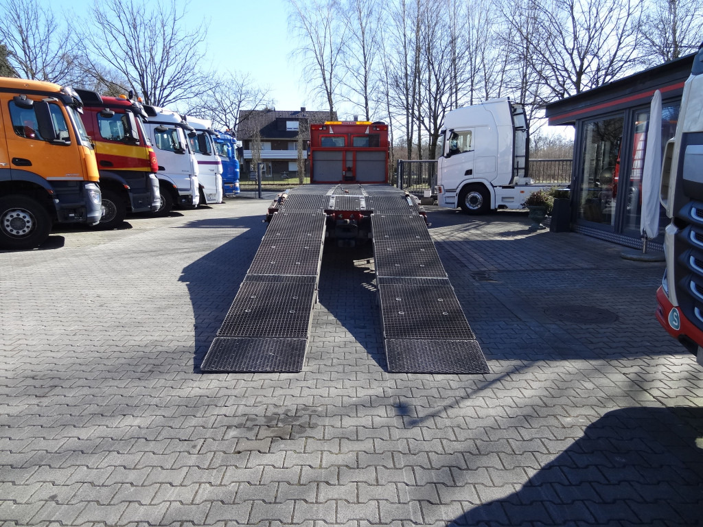 Mercedes-Benz Actros 2541 6X2 Maschinentransporter - Platós teherautó: 3 kép. Mercedes-Benz Actros 2541 6X2 Maschinentransporter - Platós teherautó: 3 kép.