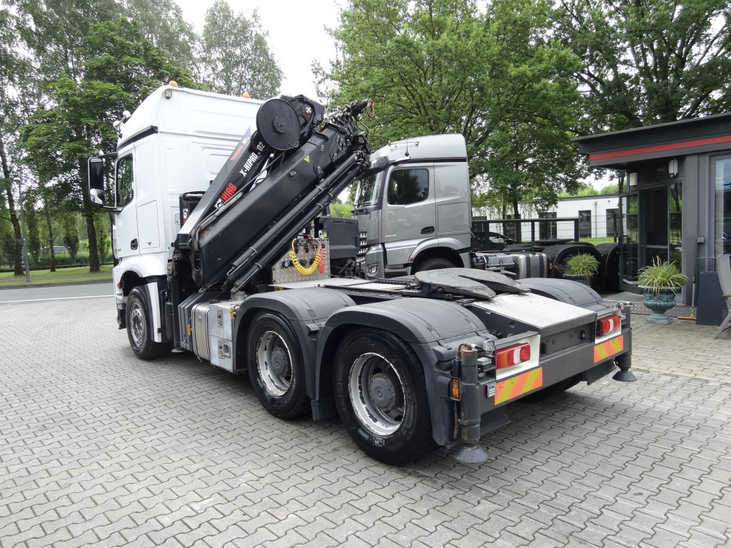 Mercedes-Benz Arocs 2648 LS 6X4 Kran Hiab X-HiPro 302 - Darus autó, Nyergesvontató: 2 kép. Mercedes-Benz Arocs 2648 LS 6X4 Kran Hiab X-HiPro 302 - Darus autó, Nyergesvontató: 2 kép.