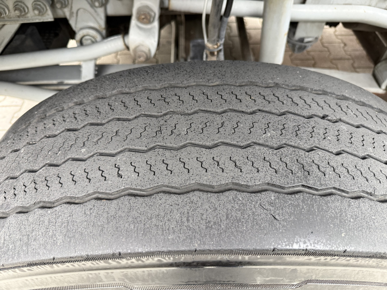 Mercedes-Benz Arocs 3245 K 8X4 Haken - Horgos rakodó teherautó: 5 kép. Mercedes-Benz Arocs 3245 K 8X4 Haken - Horgos rakodó teherautó: 5 kép.