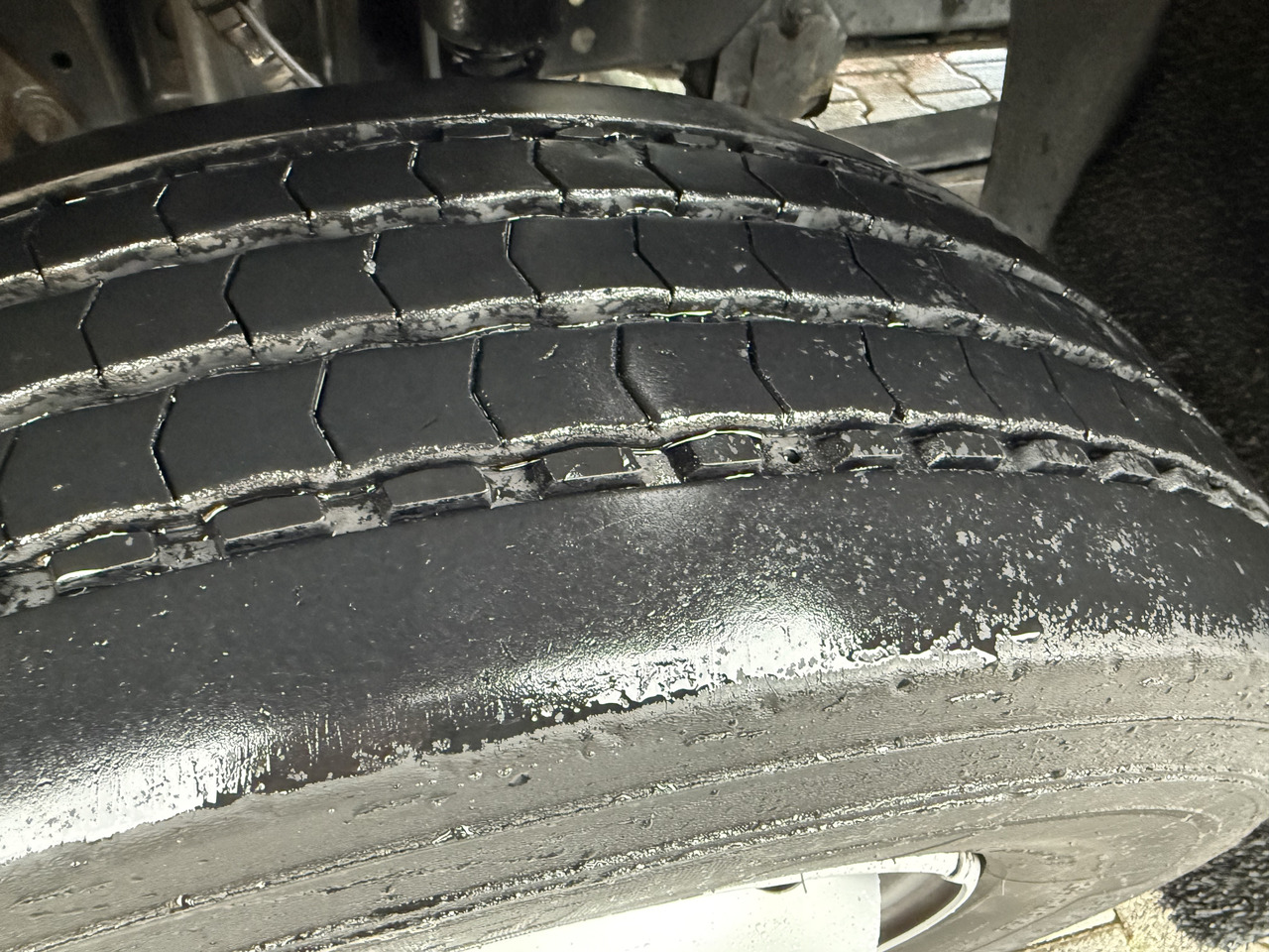 Mercedes-Benz Atego 1227 Kran MKG 96 - Platós teherautó, Darus autó: 4 kép. Mercedes-Benz Atego 1227 Kran MKG 96 - Platós teherautó, Darus autó: 4 kép.