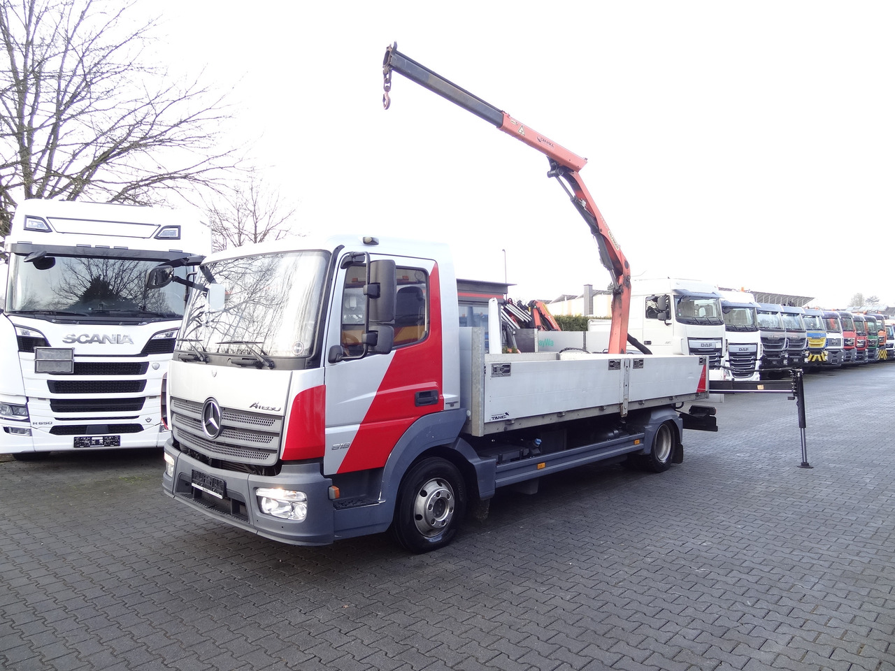 Mercedes-Benz Atego 818 Kran Palfinger 6501 - Platós teherautó, Darus autó: 1 kép. Mercedes-Benz Atego 818 Kran Palfinger 6501 - Platós teherautó, Darus autó: 1 kép.
