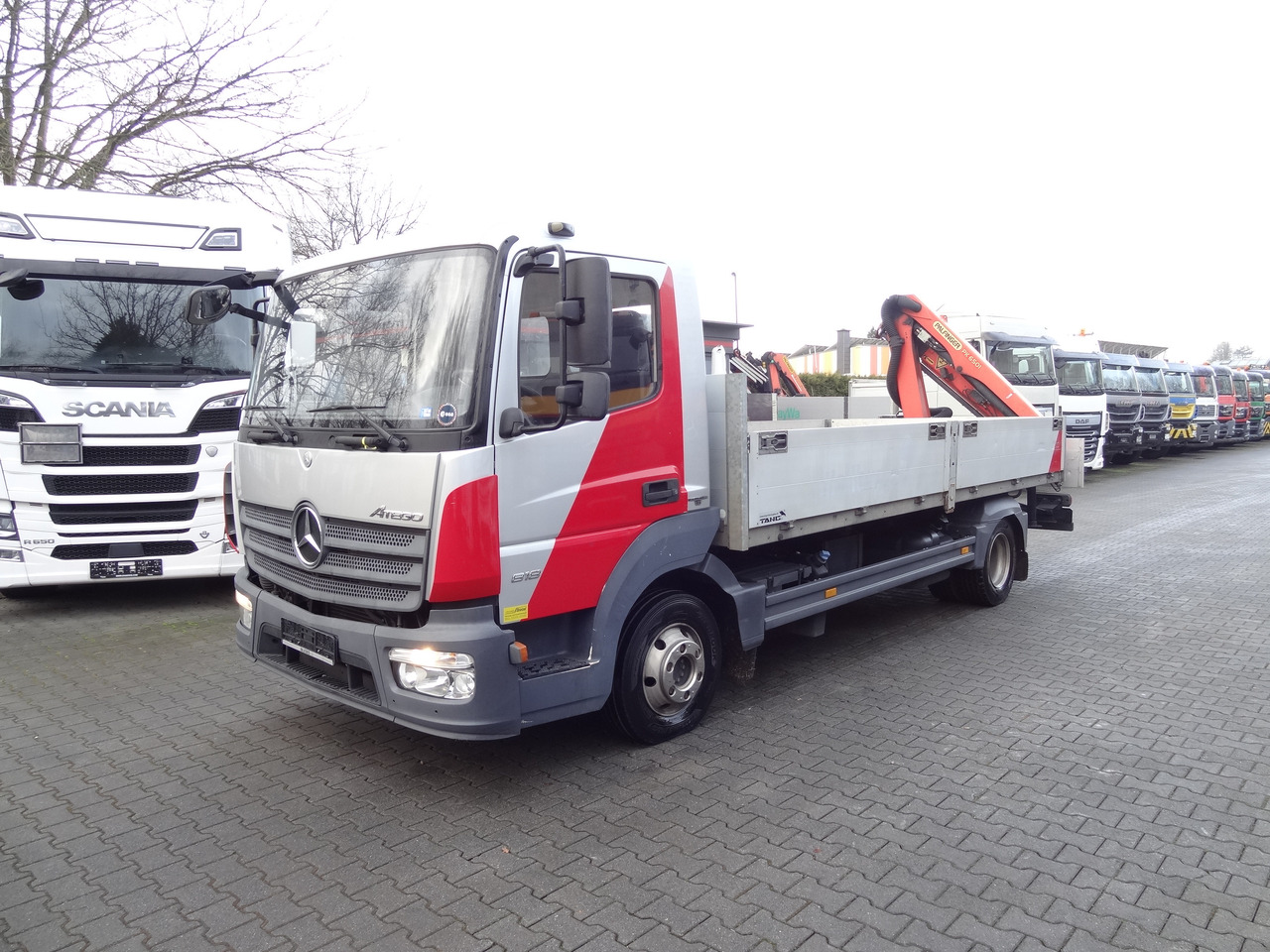 Mercedes-Benz Atego 818 Kran Palfinger 6501 - Darus autó, Platós teherautó: 1 kép. Mercedes-Benz Atego 818 Kran Palfinger 6501 - Darus autó, Platós teherautó: 1 kép.