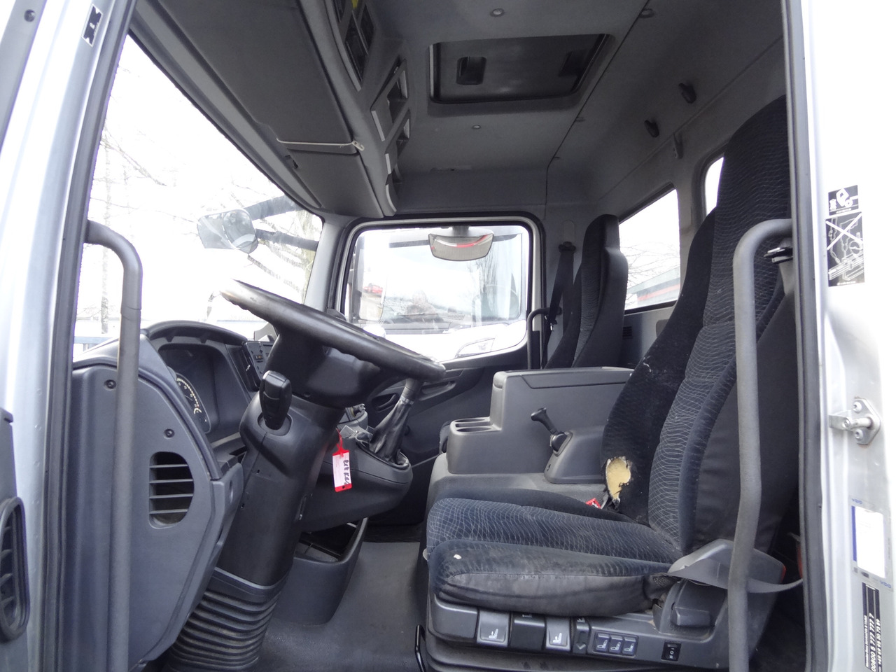 Mercedes-Benz Atego 818 Kran Palfinger 6501 - Platós teherautó, Darus autó: 3 kép. Mercedes-Benz Atego 818 Kran Palfinger 6501 - Platós teherautó, Darus autó: 3 kép.