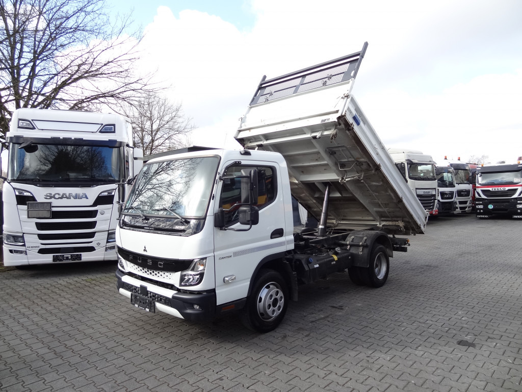 Mitsubishi Fuso 7C18 Meiller - Billenőplatós teherautó: 1 kép. Mitsubishi Fuso 7C18 Meiller - Billenőplatós teherautó: 1 kép.