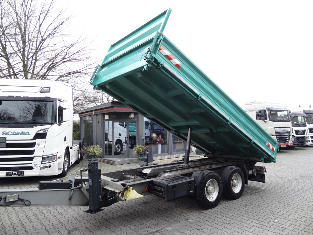 Müller Mitteltal TA-2 mit Rampen - Pótkocsi billenőplatós: 1 kép. Müller Mitteltal TA-2 mit Rampen - Pótkocsi billenőplatós: 1 kép.