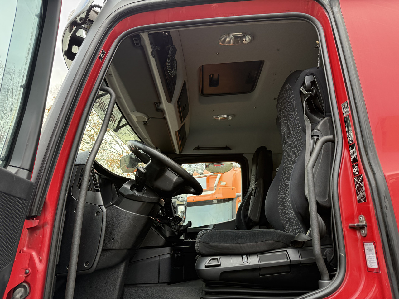 Mercedes-Benz Arocs 2642 LS 6X4 - Nyergesvontató: 3 kép. Mercedes-Benz Arocs 2642 LS 6X4 - Nyergesvontató: 3 kép.