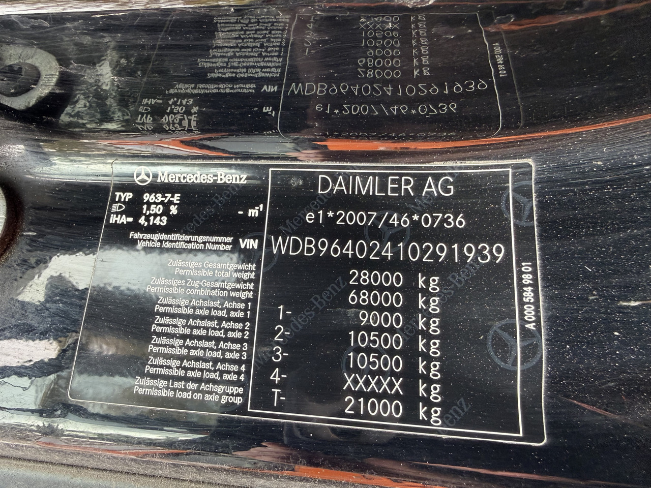 Mercedes-Benz Arocs 2653 6X4 Kran Kesla 2124L - Nyergesvontató: 5 kép. Mercedes-Benz Arocs 2653 6X4 Kran Kesla 2124L - Nyergesvontató: 5 kép.