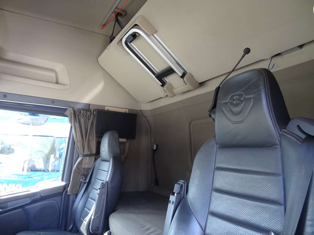 Scania R580 V8 6X2 Topline - Nyergesvontató: 3 kép. Scania R580 V8 6X2 Topline - Nyergesvontató: 3 kép.