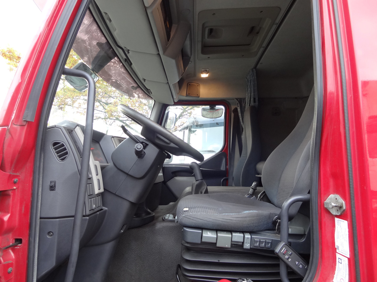 Volvo FE320 Fahrschule/ driving school - Nyergesvontató: 3 kép. Volvo FE320 Fahrschule/ driving school - Nyergesvontató: 3 kép.