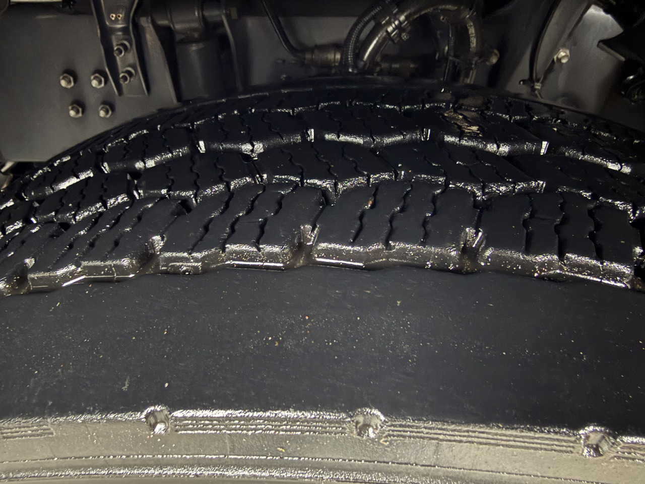 Scania P280 4X2 - Dobozos felépítményű teherautó: 3 kép. Scania P280 4X2 - Dobozos felépítményű teherautó: 3 kép.