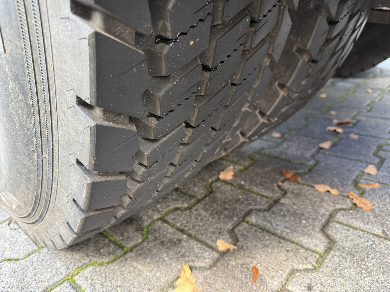 Scania P280 6X2*4 - Alvaz teherautó: 2 kép. Scania P280 6X2*4 - Alvaz teherautó: 2 kép.