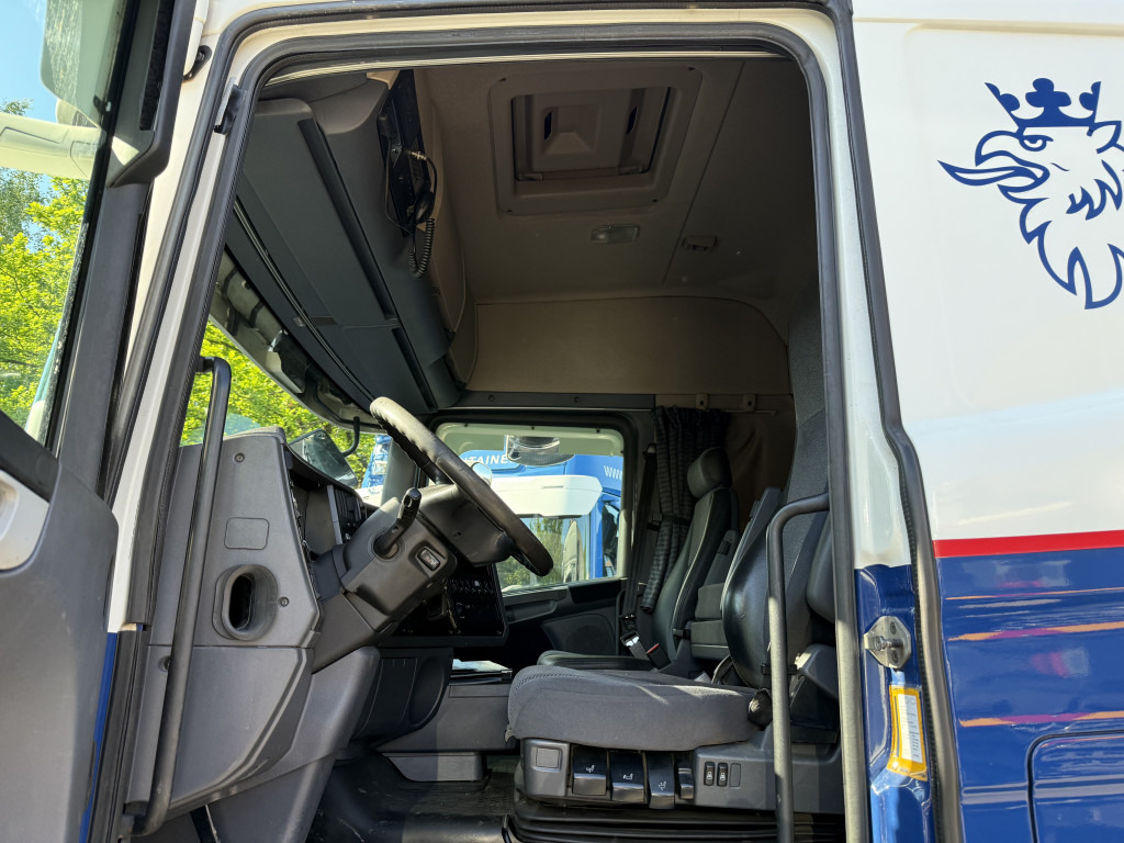 Scania R400 6X2 Kran Hiab 377-8 bis 25 Meter - Darus autó, Nyergesvontató: 5 kép. Scania R400 6X2 Kran Hiab 377-8 bis 25 Meter - Darus autó, Nyergesvontató: 5 kép.