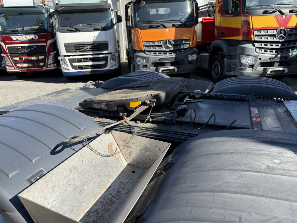 Scania R400 6X2 Kran Hiab 377-8 bis 25 Meter - Darus autó, Nyergesvontató: 2 kép. Scania R400 6X2 Kran Hiab 377-8 bis 25 Meter - Darus autó, Nyergesvontató: 2 kép.