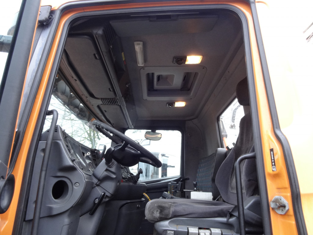 Scania T114 380 Torpedo/Hauber Winterdienst Kommunal - Billenőplatós teherautó: 3 kép. Scania T114 380 Torpedo/Hauber Winterdienst Kommunal - Billenőplatós teherautó: 3 kép.