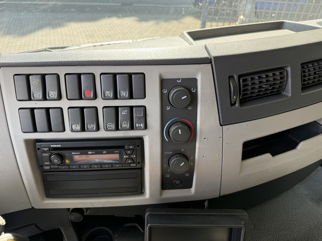 Volvo FE280 6X2*4 Carrier Supra 1150 - Hűtős teherautó: 5 kép. Volvo FE280 6X2*4 Carrier Supra 1150 - Hűtős teherautó: 5 kép.