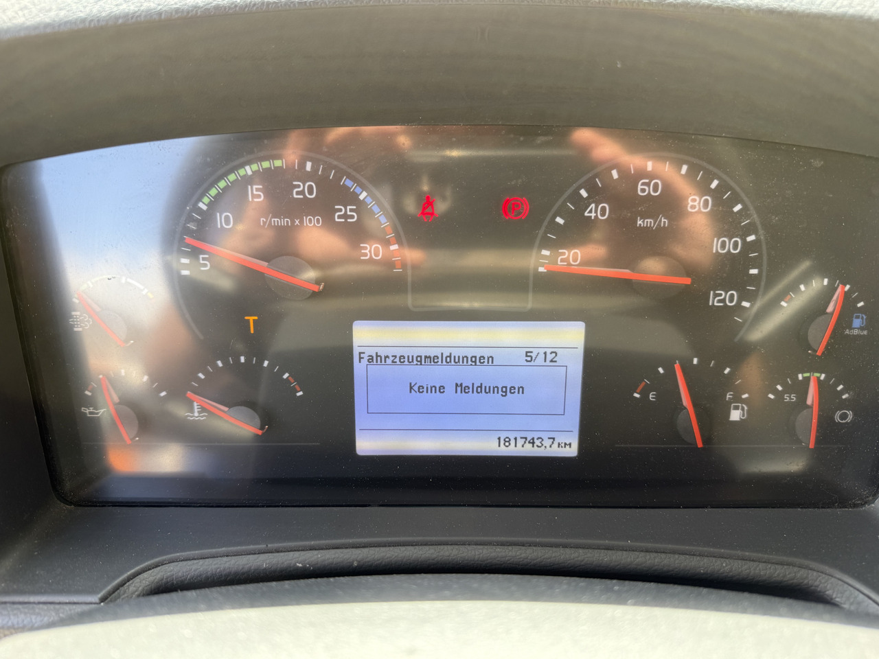 Volvo FL210 14 Tonner - Ponyvás teherautó: 5 kép. Volvo FL210 14 Tonner - Ponyvás teherautó: 5 kép.