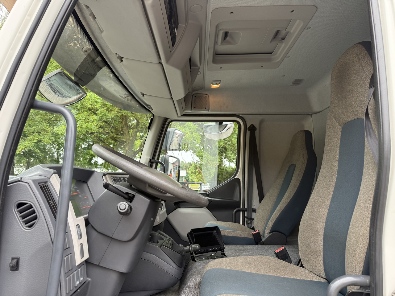 Volvo FL250.16 HMF 875 K3 - Platós teherautó, Darus autó: 4 kép. Volvo FL250.16 HMF 875 K3 - Platós teherautó, Darus autó: 4 kép.