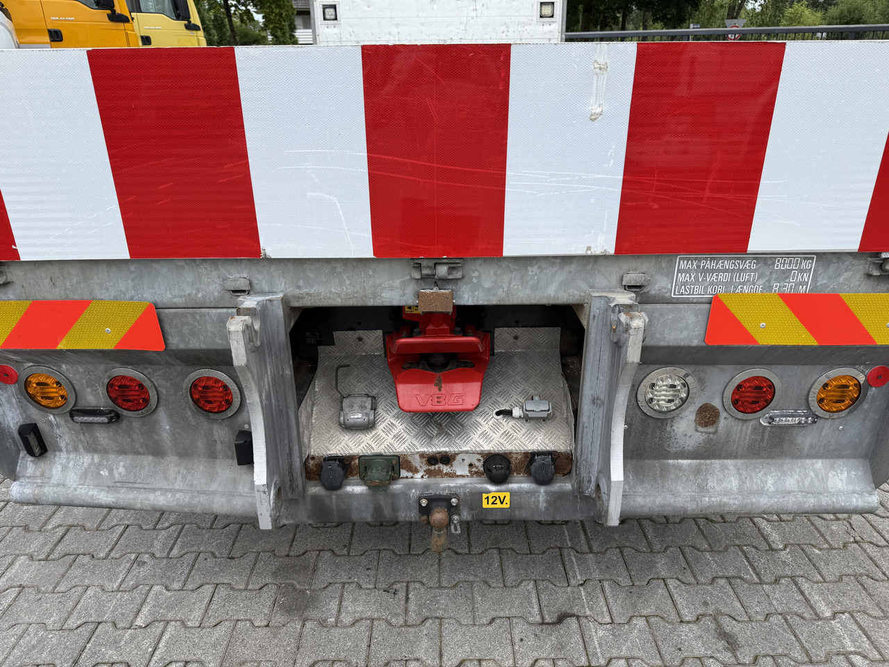 Volvo FL250.16 HMF 875 K3 - Platós teherautó, Darus autó: 2 kép. Volvo FL250.16 HMF 875 K3 - Platós teherautó, Darus autó: 2 kép.