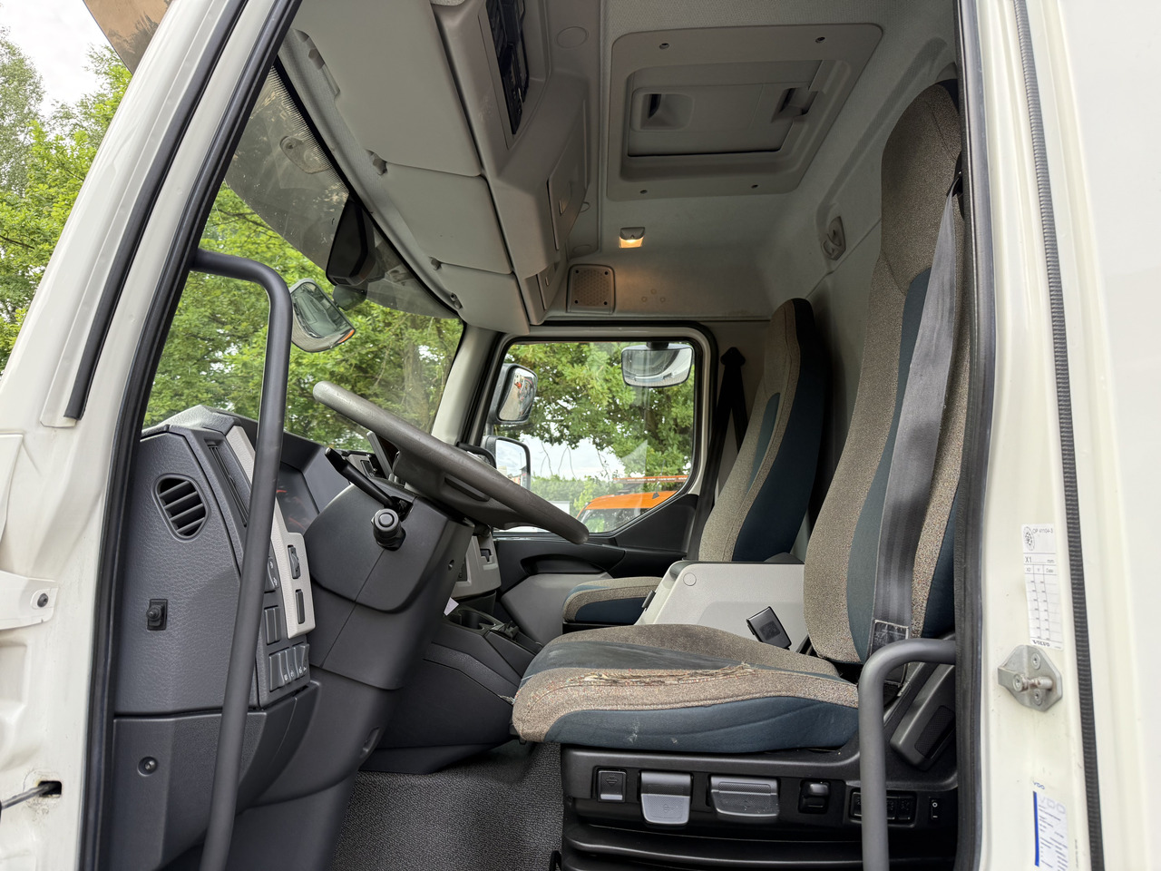 Volvo FL250.18 Carrier Supra 850Mt - Hűtős teherautó: 5 kép. Volvo FL250.18 Carrier Supra 850Mt - Hűtős teherautó: 5 kép.