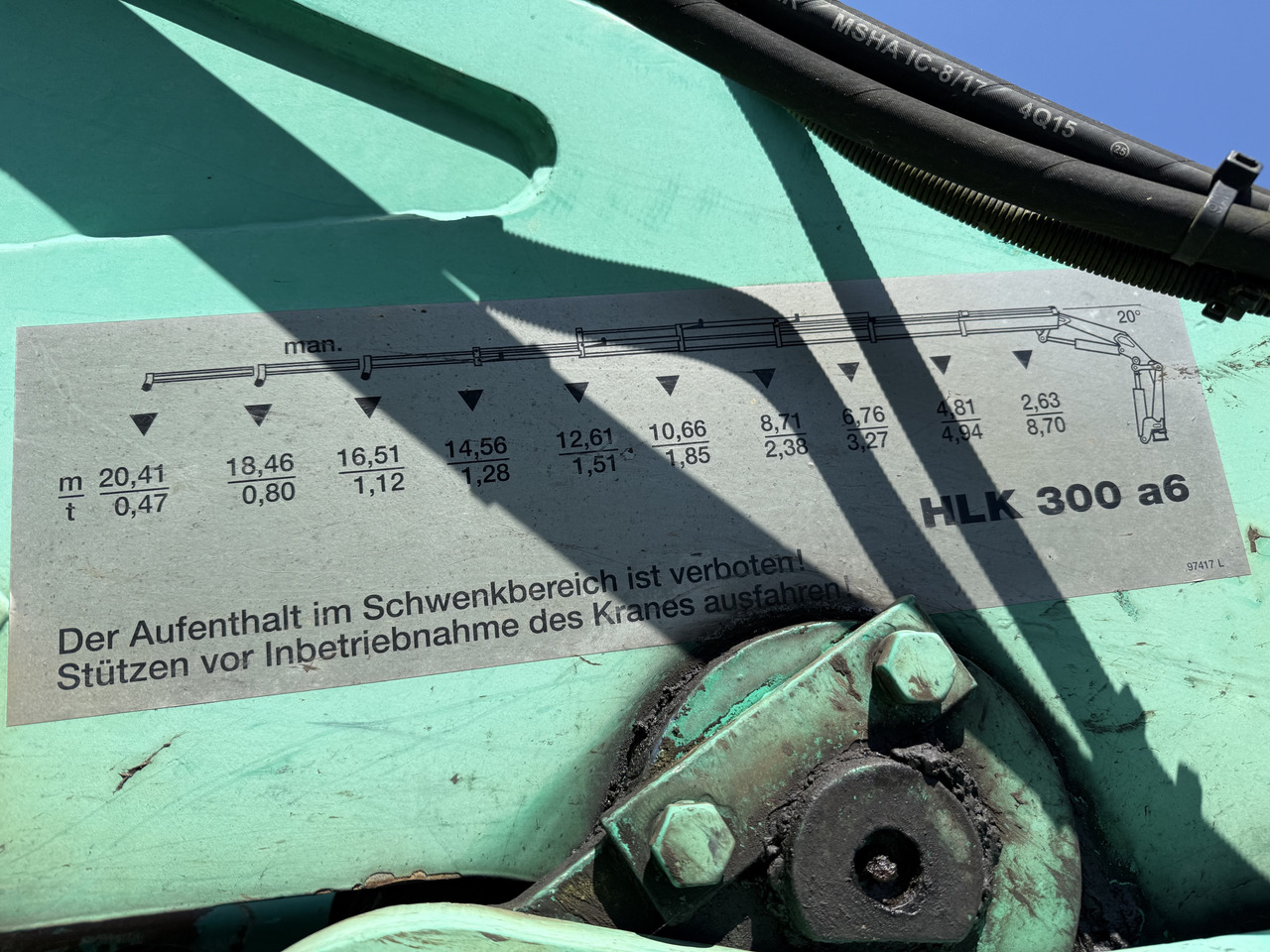 Volvo FM12 420 4X4 Kran MKG 300 bis 24 Meter - Darus autó: 3 kép. Volvo FM12 420 4X4 Kran MKG 300 bis 24 Meter - Darus autó: 3 kép.