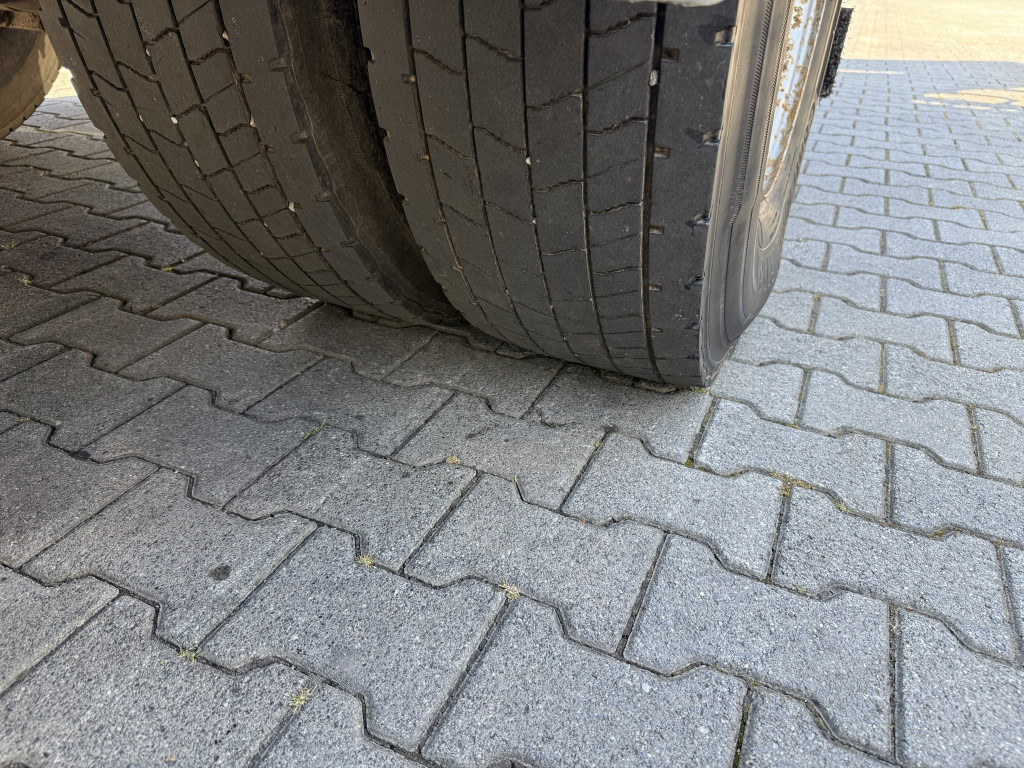 Volvo FM12 420 4X4 Kran MKG 300 bis 24 Meter - Darus autó: 4 kép. Volvo FM12 420 4X4 Kran MKG 300 bis 24 Meter - Darus autó: 4 kép.