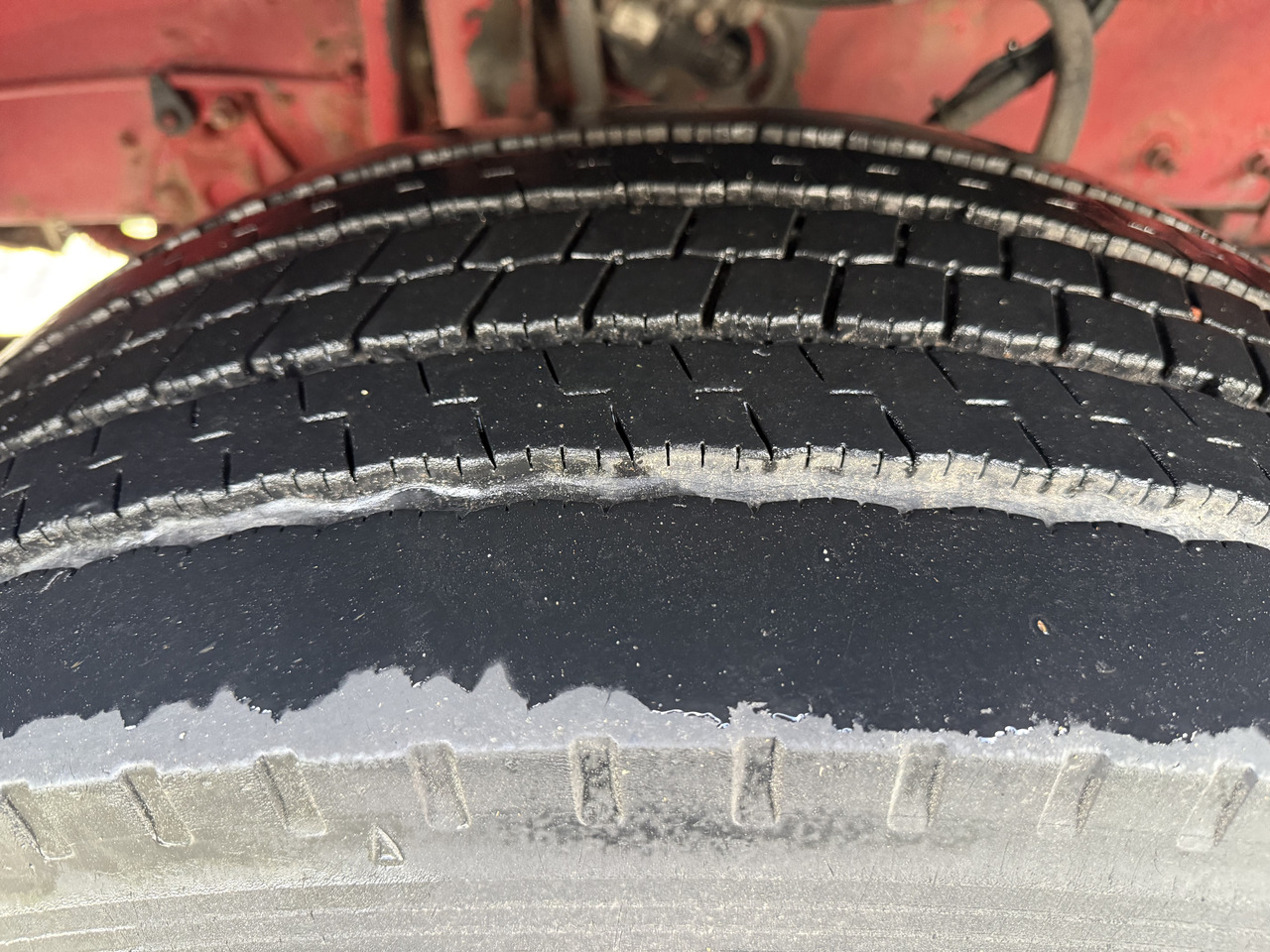 Volvo FM330 Kran Effer 165 bis 20 Meter - Platós teherautó, Darus autó: 4 kép. Volvo FM330 Kran Effer 165 bis 20 Meter - Platós teherautó, Darus autó: 4 kép.