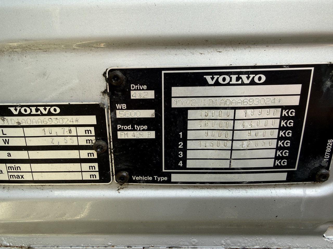 Volvo FM330 Kran Effer 165 bis 20 Meter - Darus autó, Platós teherautó: 5 kép. Volvo FM330 Kran Effer 165 bis 20 Meter - Darus autó, Platós teherautó: 5 kép.